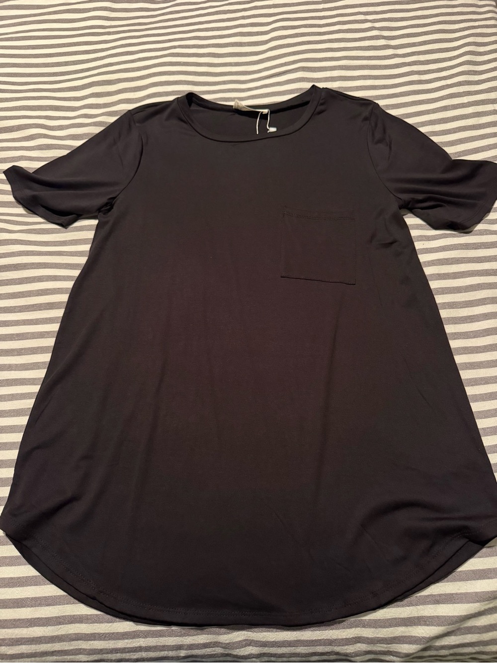 Zenana Outfitters Black Short-Sleeve Pocket Tee